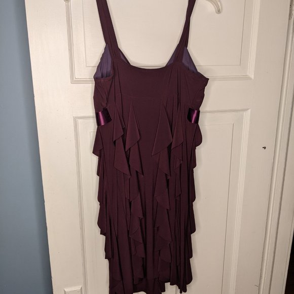 Yves Dress - Perfect for a Night Out or Summer Wedding - Picture 4 of 5